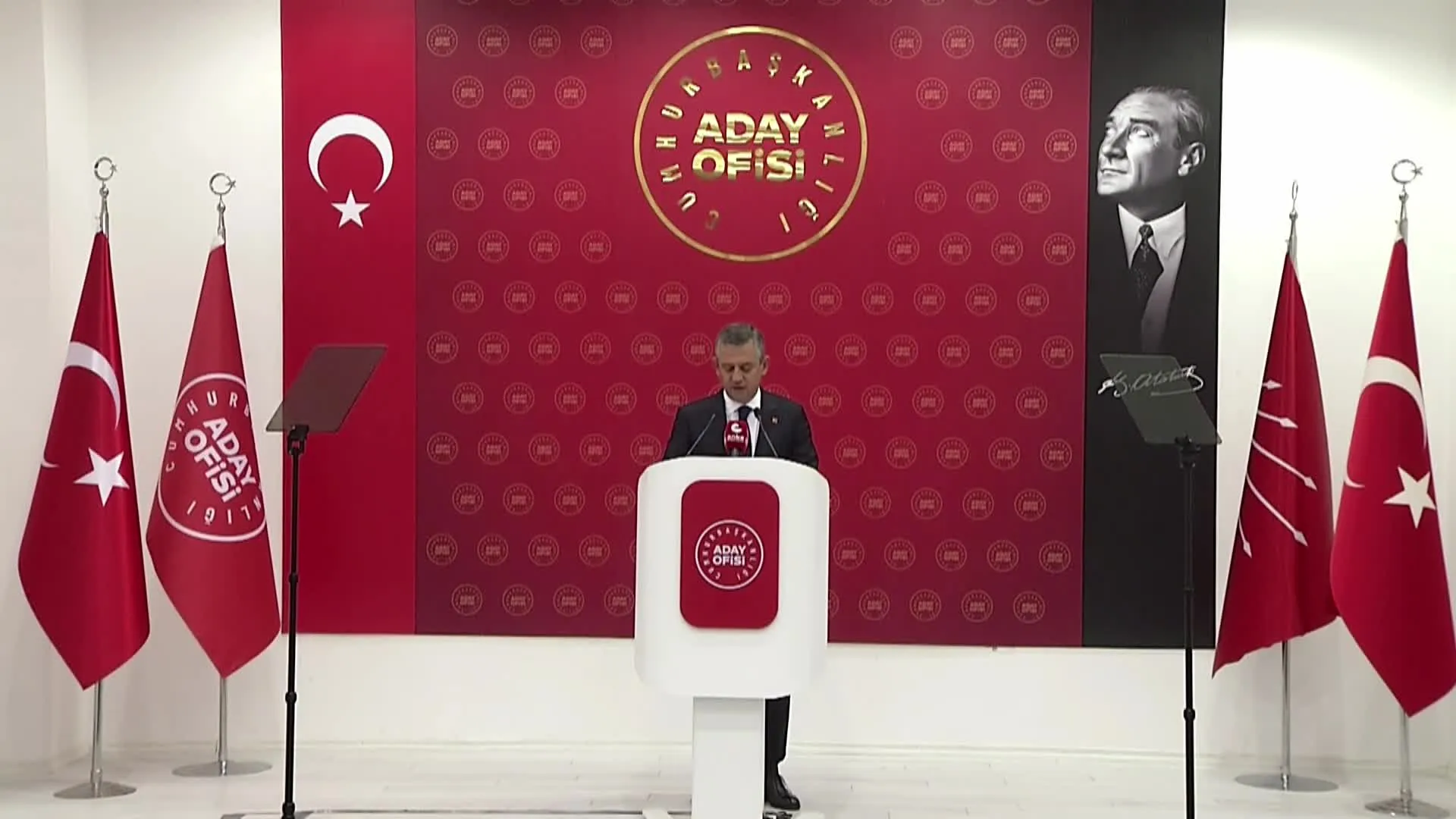 Özgür Özel, önlem paketini açıkladı: “İktidarımızda devletimizi güçlü, yurttaşlarımızı güvende tutacağız. Adaletsizlikleri, haksızlıkları nihayete erdireceğiz”